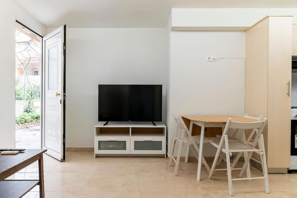 Apartment At Ano Glifada. Atenas Exterior foto